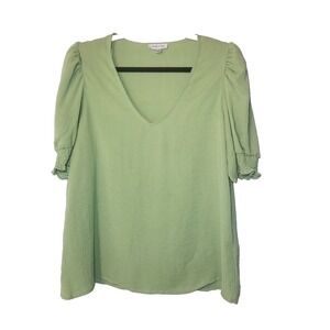 Floral & Ivy Green Textured Short Puffed Sleeve V-Neck  Blouse Size Medium